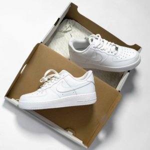 nike-air-force-1-01-triple-white