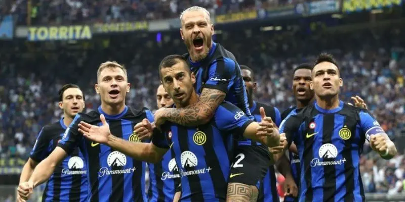 Inter Milan dẫn đầu bảng xếp hạng Serie A sau vòng 10