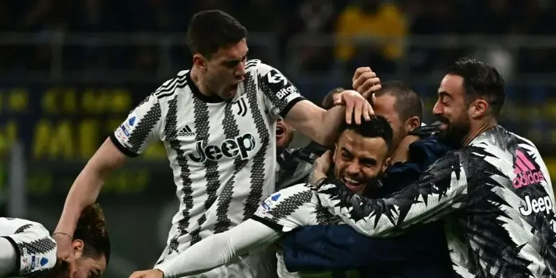 Juventus kiên cường trong cuộc đua vô địch Serie A
