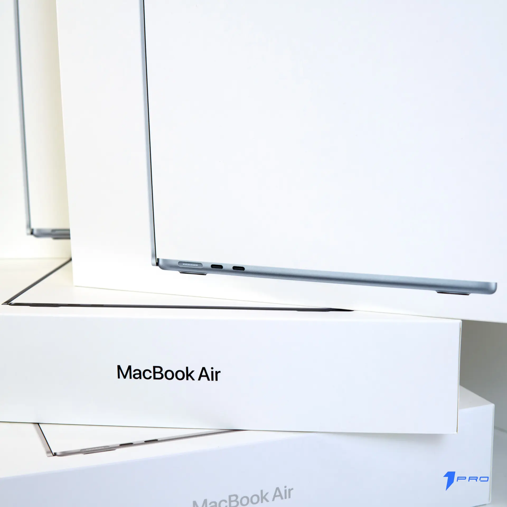 Hình minh họa hiệu năng Macbook Air M4 trong công việc văn phòng