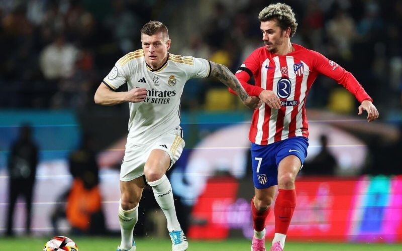 Atletico Madrid đánh rơi chiến thắng trước Sevilla phút bù giờ