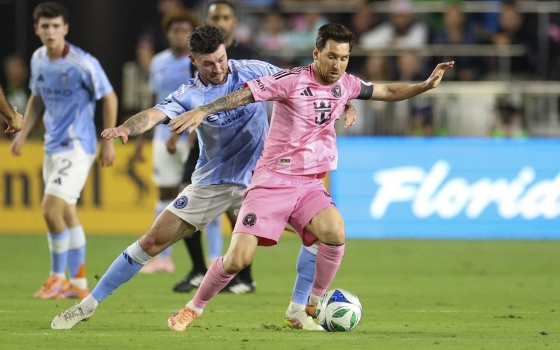 Những pha cứu thua xuất sắc của Drake Callender